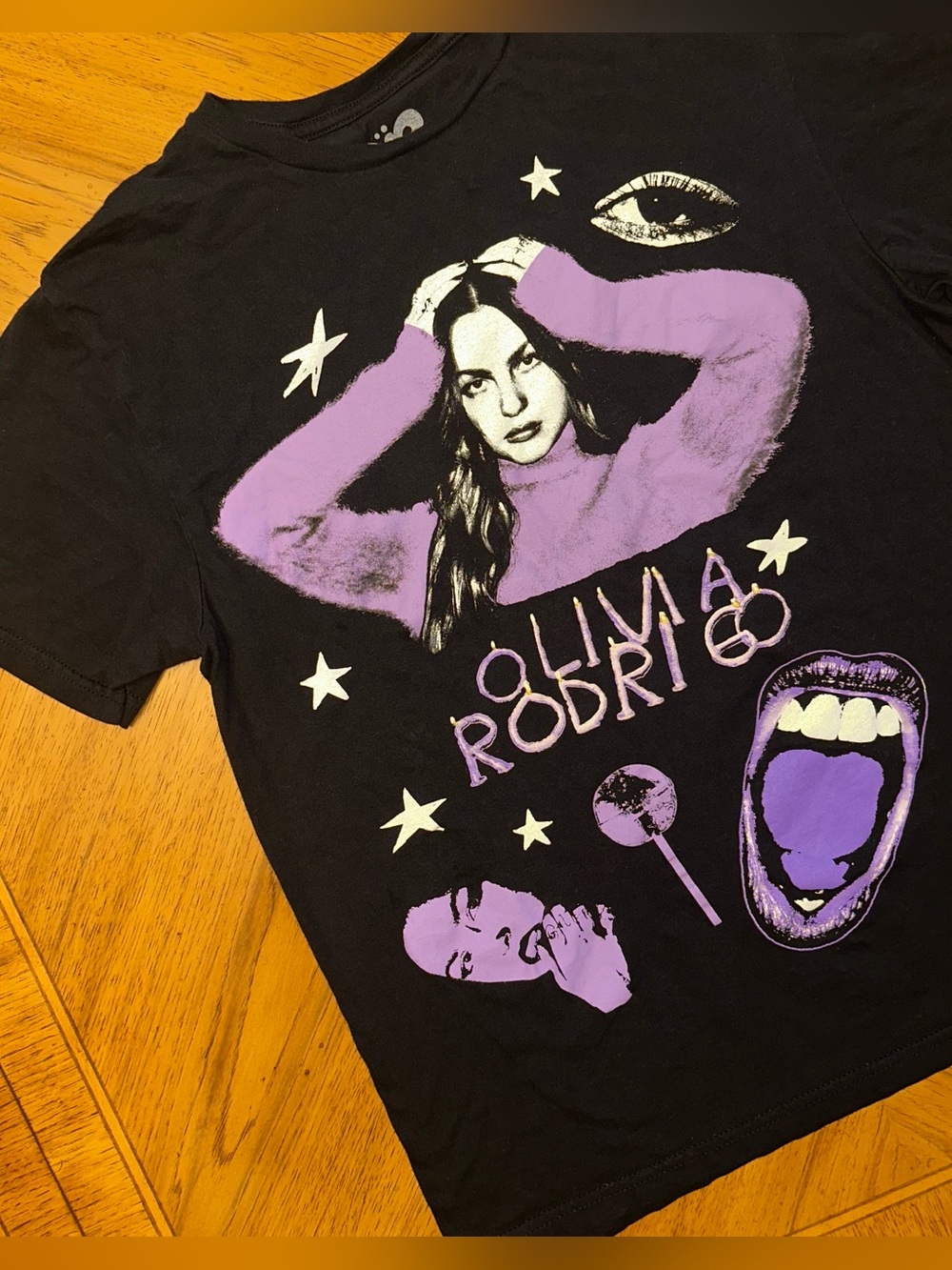 Olivia Rodrigo T-shirt Size Medium Black Purple Graphic Concert Official Merch